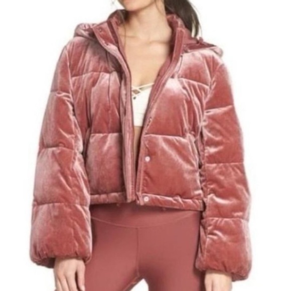 Alo Yoga Jackets \u0026 Coats | Alo Yoga Pink Velvet Cropped Puffer Jacket | Color: Pink | Size: M | Zoemontee's Closet